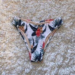 Ribbed bikini bottoms